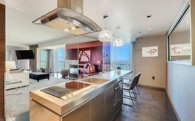 Vegas Palms High 52Nd Fl. 1Bdr Corner Penthouse 1220Sqft